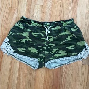 Freshman 1996 Camouflage Shorts Sz L